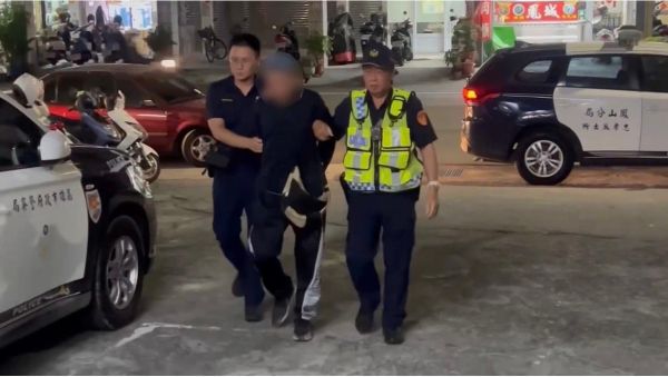 水果攤老闆娘收攤遇劫　鳳警火速到場逮捕攜帶兇器強盜犯1